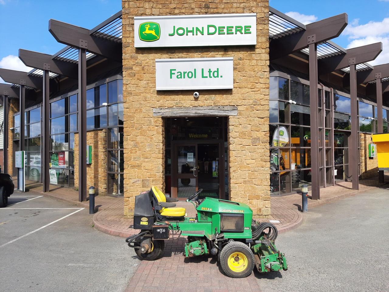 John Deere 2653A utility triple mower - Garden mower: picture 2 John Deere 2653A utility triple mower - Garden mower: picture 2