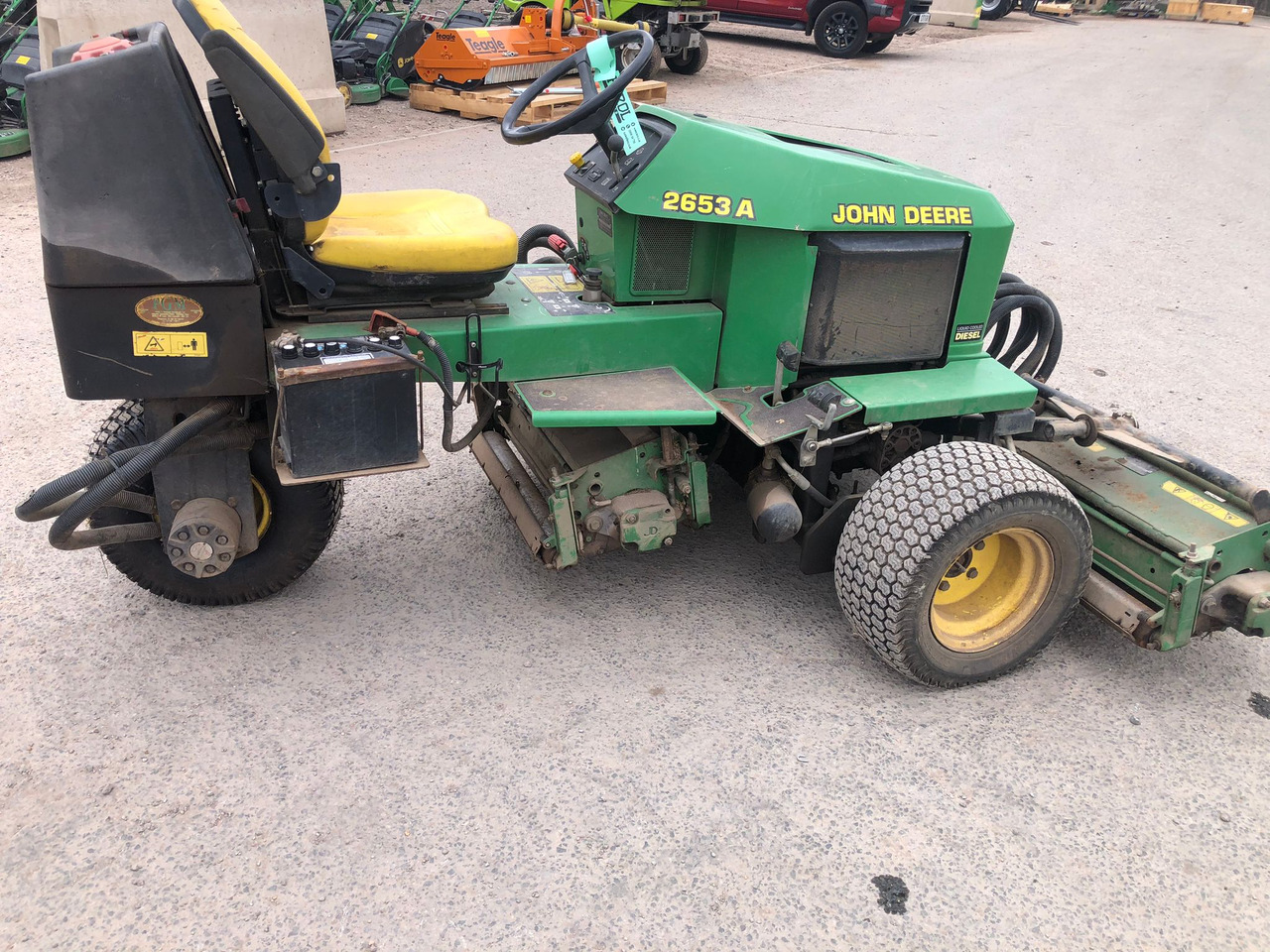 John Deere 2653A utility triple mower - Garden mower: picture 5 John Deere 2653A utility triple mower - Garden mower: picture 5