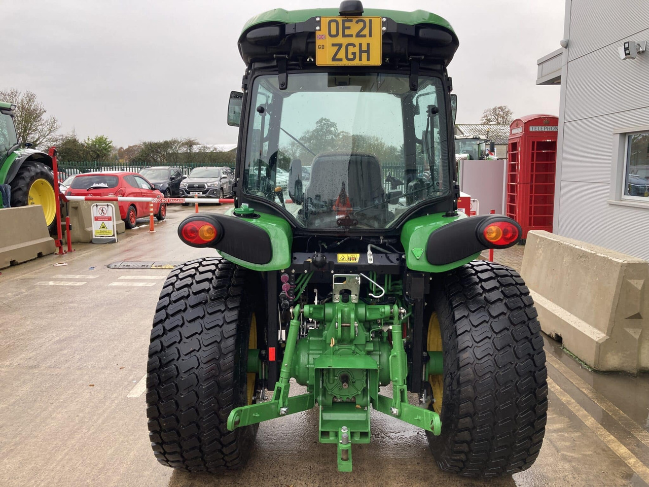 John Deere 4066R compact tractor - Mini tractor: picture 4 John Deere 4066R compact tractor - Mini tractor: picture 4