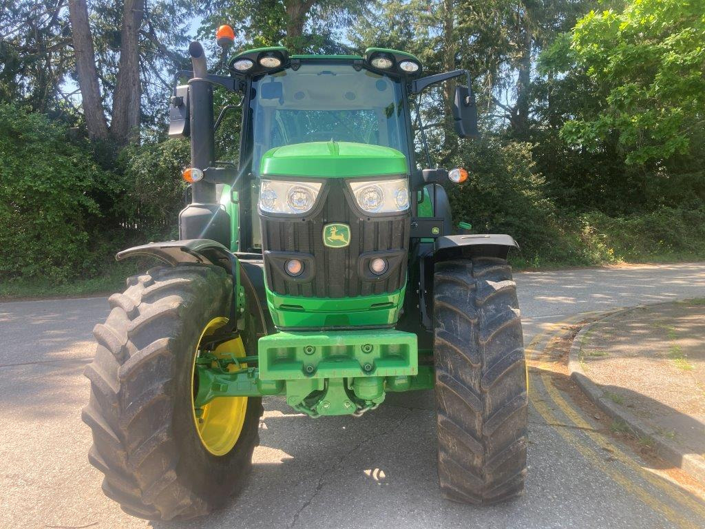 John Deere 6155M - Farm tractor: picture 2 John Deere 6155M - Farm tractor: picture 2