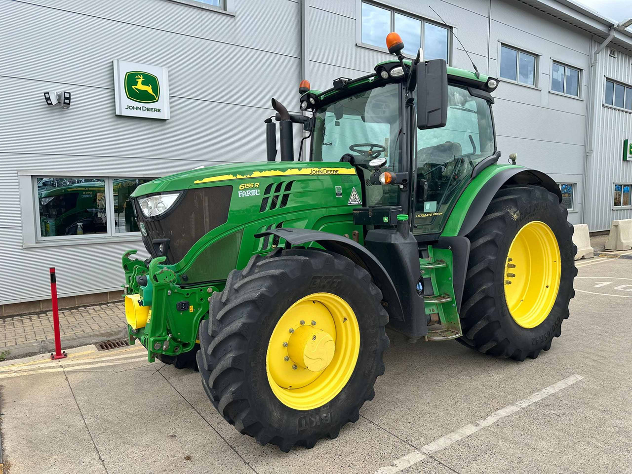 John Deere 6155R - Farm tractor: picture 1 John Deere 6155R - Farm tractor: picture 1
