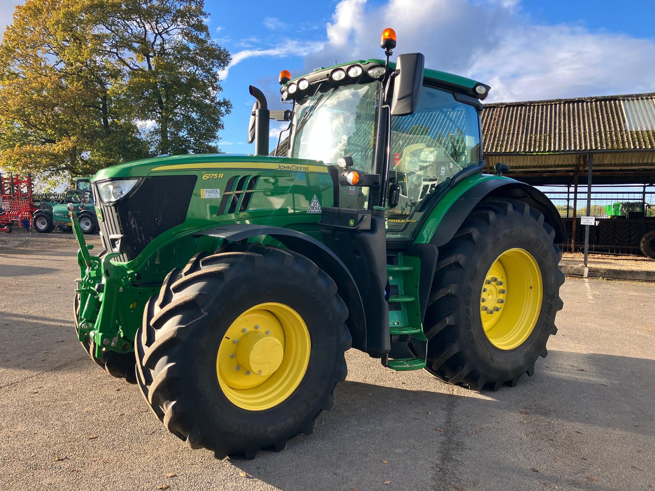 John Deere 6175R - Farm tractor: picture 1 John Deere 6175R - Farm tractor: picture 1