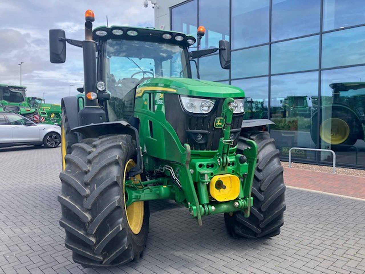 John Deere 6R 155 - Farm tractor: picture 1 John Deere 6R 155 - Farm tractor: picture 1