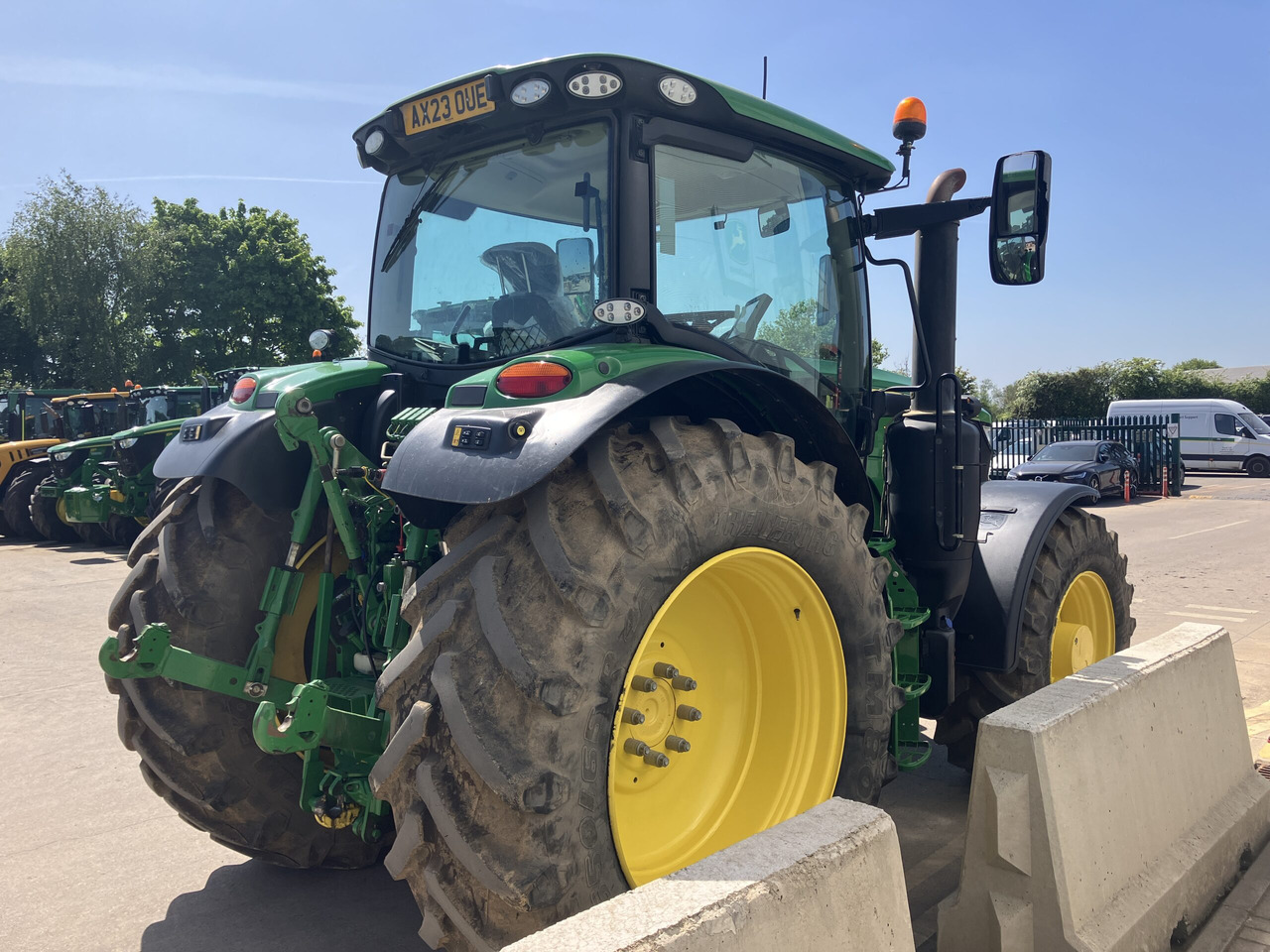 John Deere 6R 185 - Farm tractor: picture 5 John Deere 6R 185 - Farm tractor: picture 5