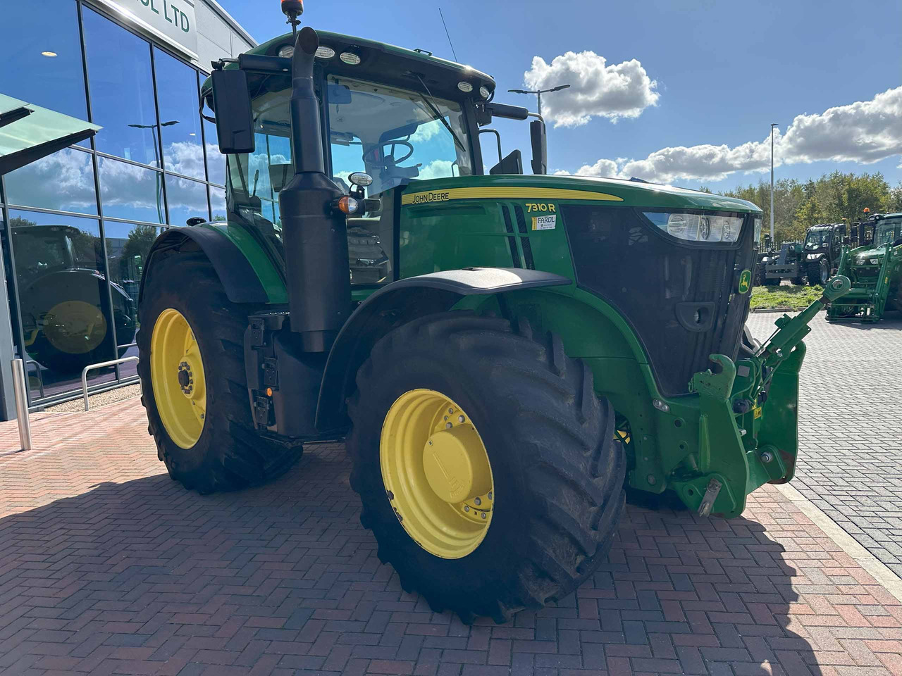 John Deere 7310R - Farm tractor: picture 4 John Deere 7310R - Farm tractor: picture 4