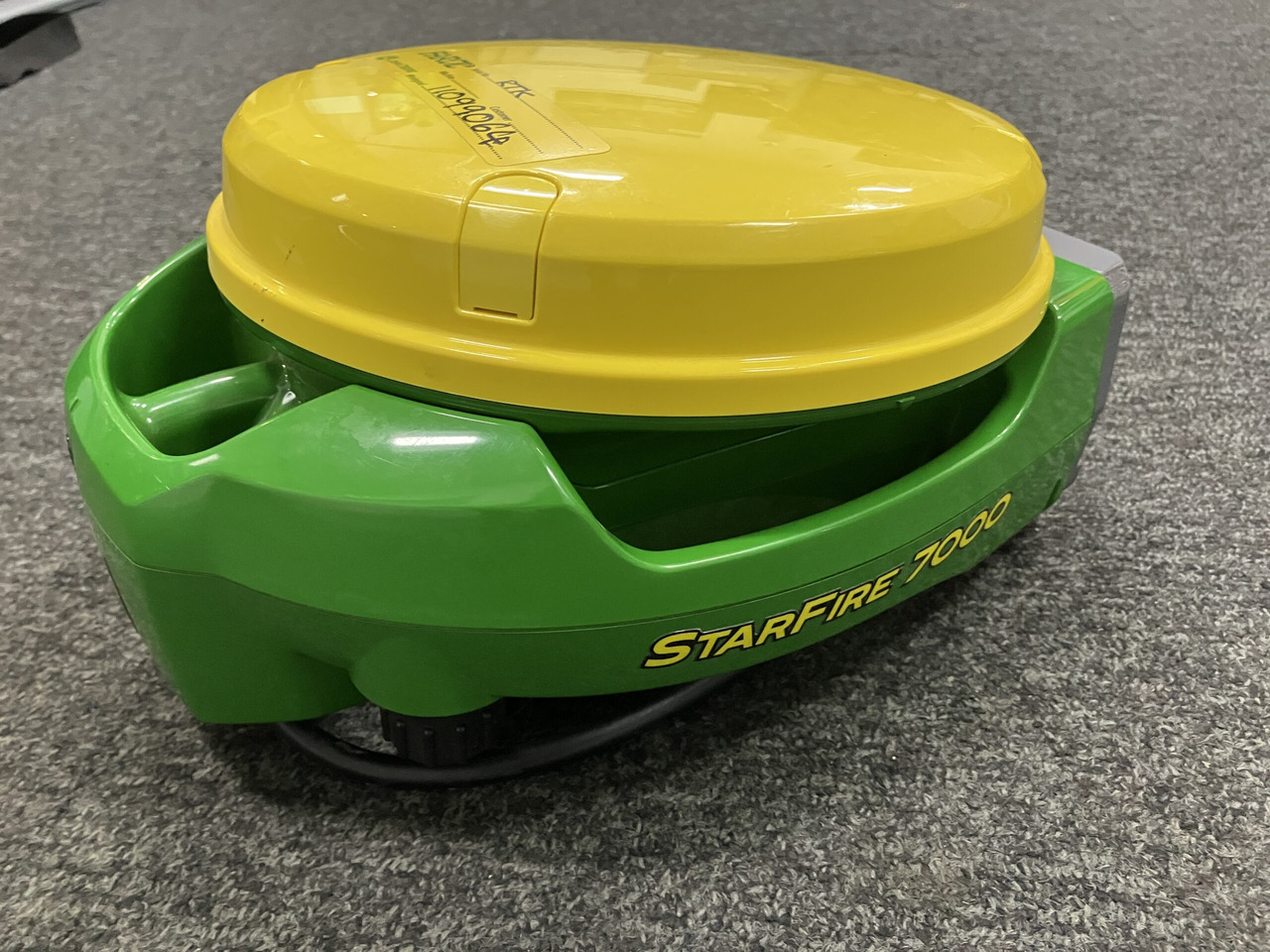 John Deere SF7000 RTK Dome - Navigation system for Agricultural machinery: picture 1 John Deere SF7000 RTK Dome - Navigation system for Agricultural machinery: picture 1