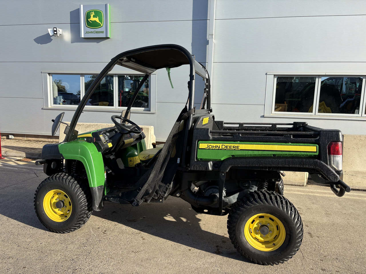 John Deere XUV855M Gator - ATV/ Quad: picture 1 John Deere XUV855M Gator - ATV/ Quad: picture 1