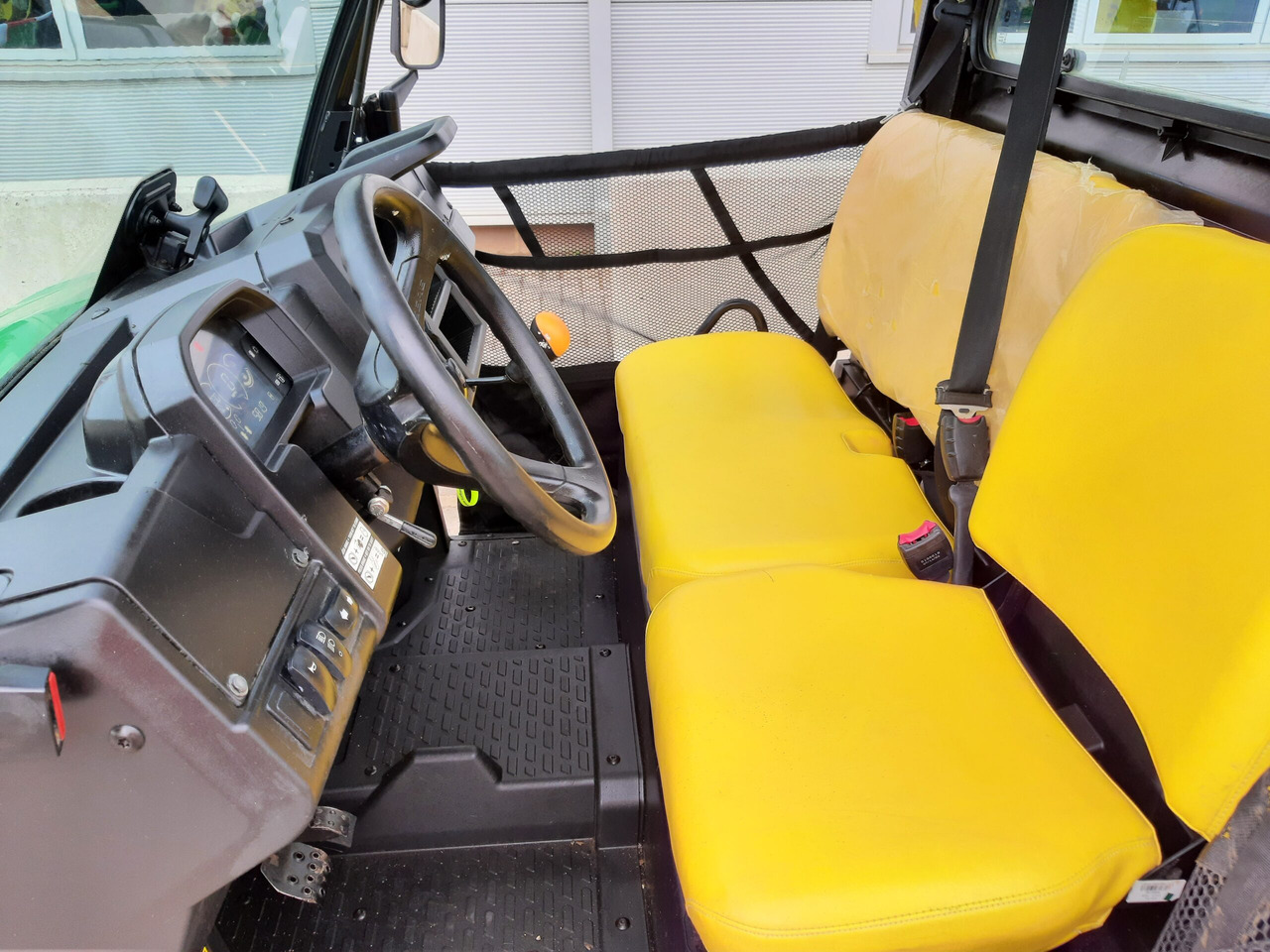 John Deere XUV865M Gator - ATV/ Quad: picture 5 John Deere XUV865M Gator - ATV/ Quad: picture 5