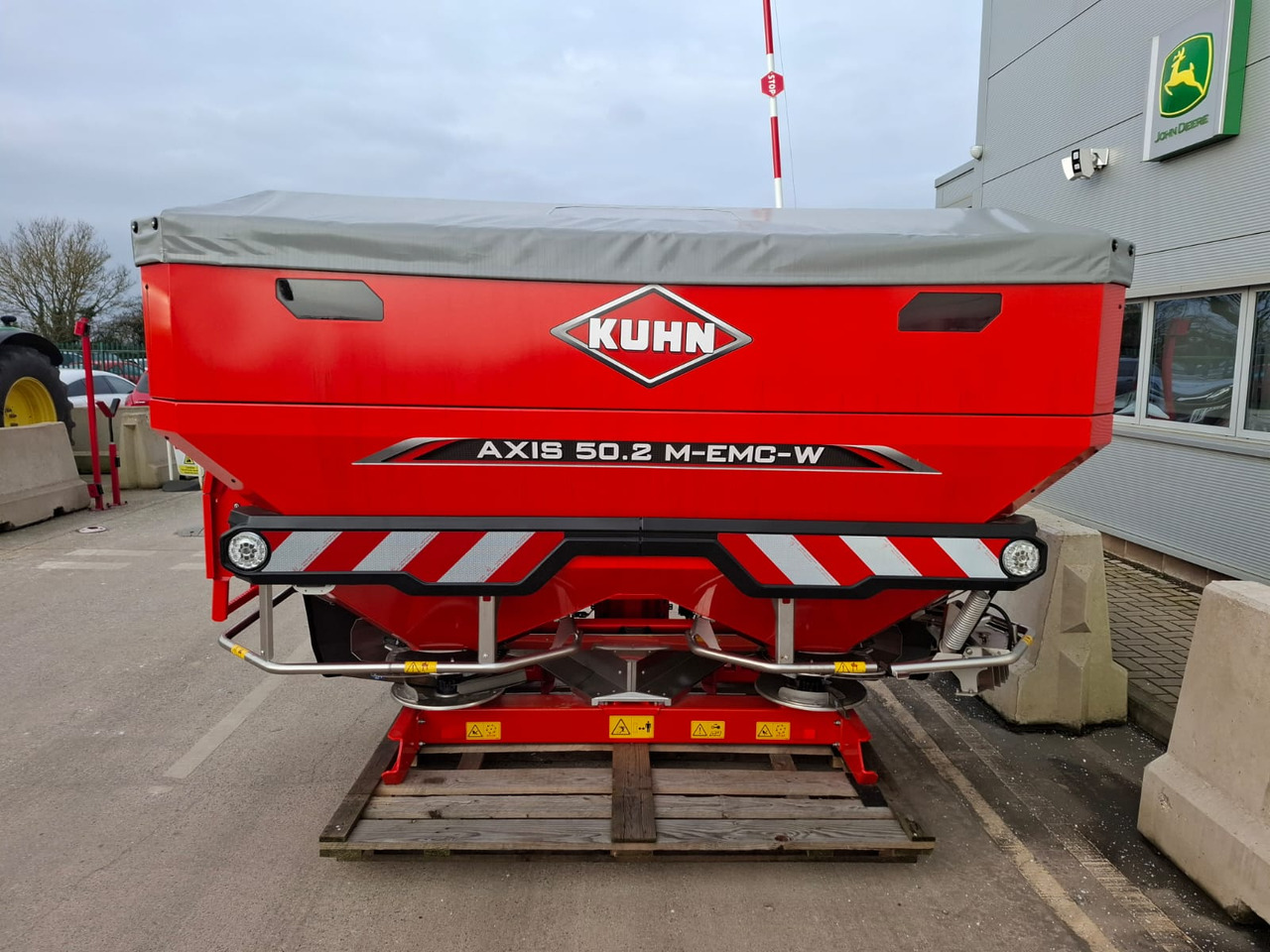 Kuhn Axis 50.2 M EMC W - Fertilizer spreader: picture 1 Kuhn Axis 50.2 M EMC W - Fertilizer spreader: picture 1