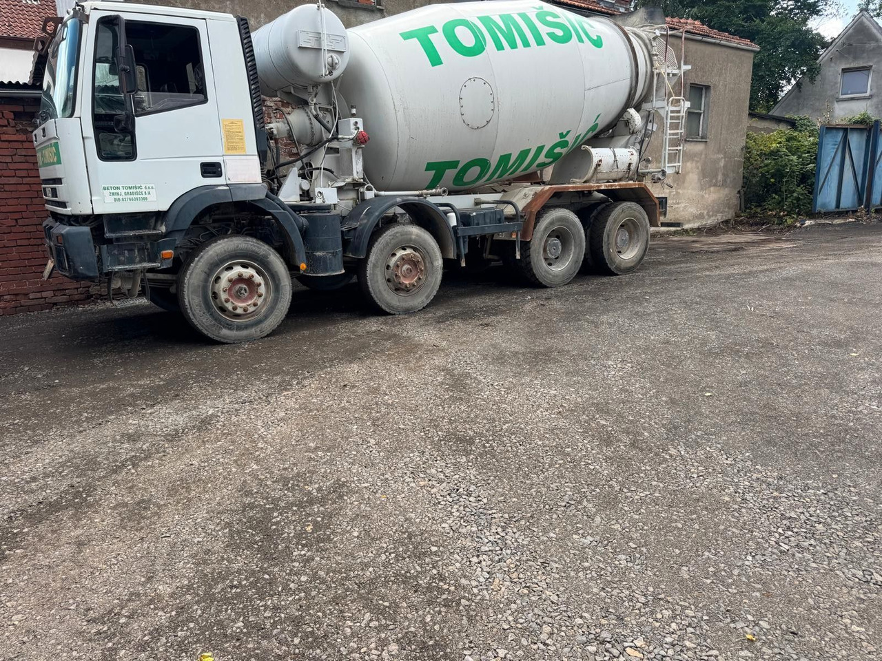 Iveco 410 EH 420 8X4 10m³ - Concrete mixer truck: picture 5 Iveco 410 EH 420 8X4 10m³ - Concrete mixer truck: picture 5