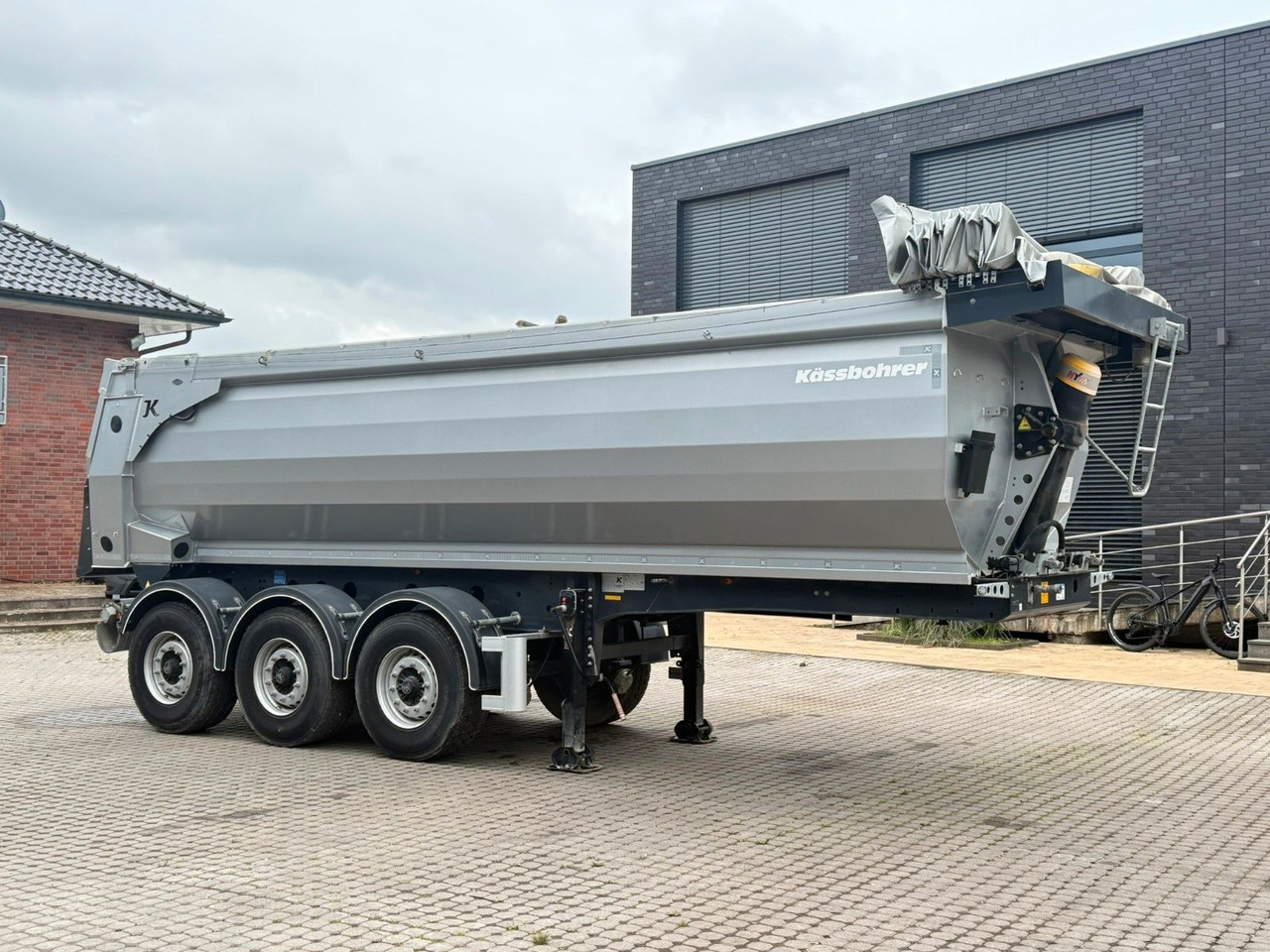 Kässbohrer Hydraulische Klappe Plane Kipper - Tipper semi-trailer: picture 3 Kässbohrer Hydraulische Klappe Plane Kipper - Tipper semi-trailer: picture 3