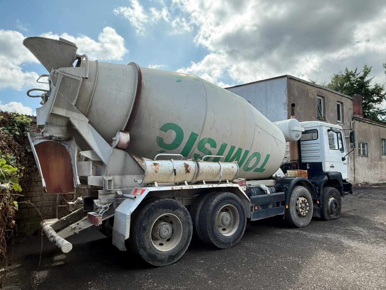 MAN 32.414 8x4 - Concrete mixer truck: picture 3 MAN 32.414 8x4 - Concrete mixer truck: picture 3