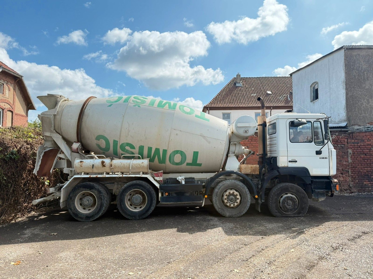 MAN 32.414 8x4 - Concrete mixer truck: picture 2 MAN 32.414 8x4 - Concrete mixer truck: picture 2