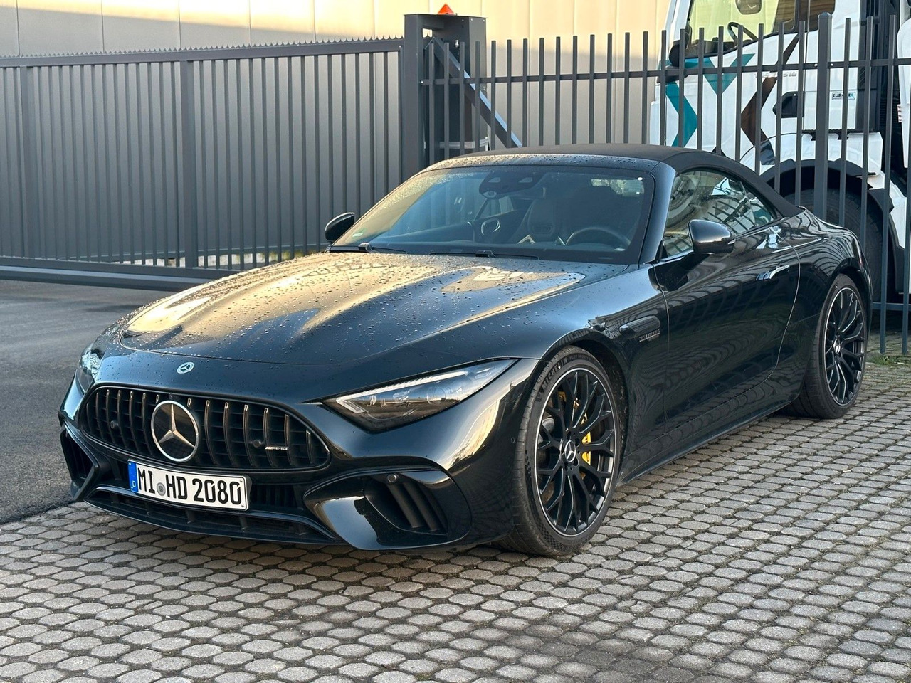 Mercedes-Benz SL 63 AMG Mercedes-AMG SL 63 4MATIC+ - Car: picture 1 Mercedes-Benz SL 63 AMG Mercedes-AMG SL 63 4MATIC+ - Car: picture 1