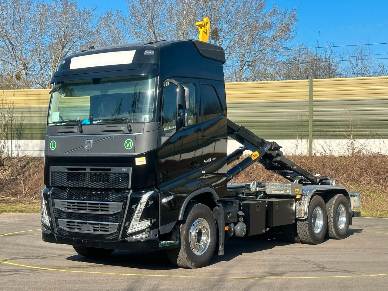 Volvo FH 540 6x4 Abrollkipper Hyva 20-60 - Hook lift truck: picture 3 Volvo FH 540 6x4 Abrollkipper Hyva 20-60 - Hook lift truck: picture 3