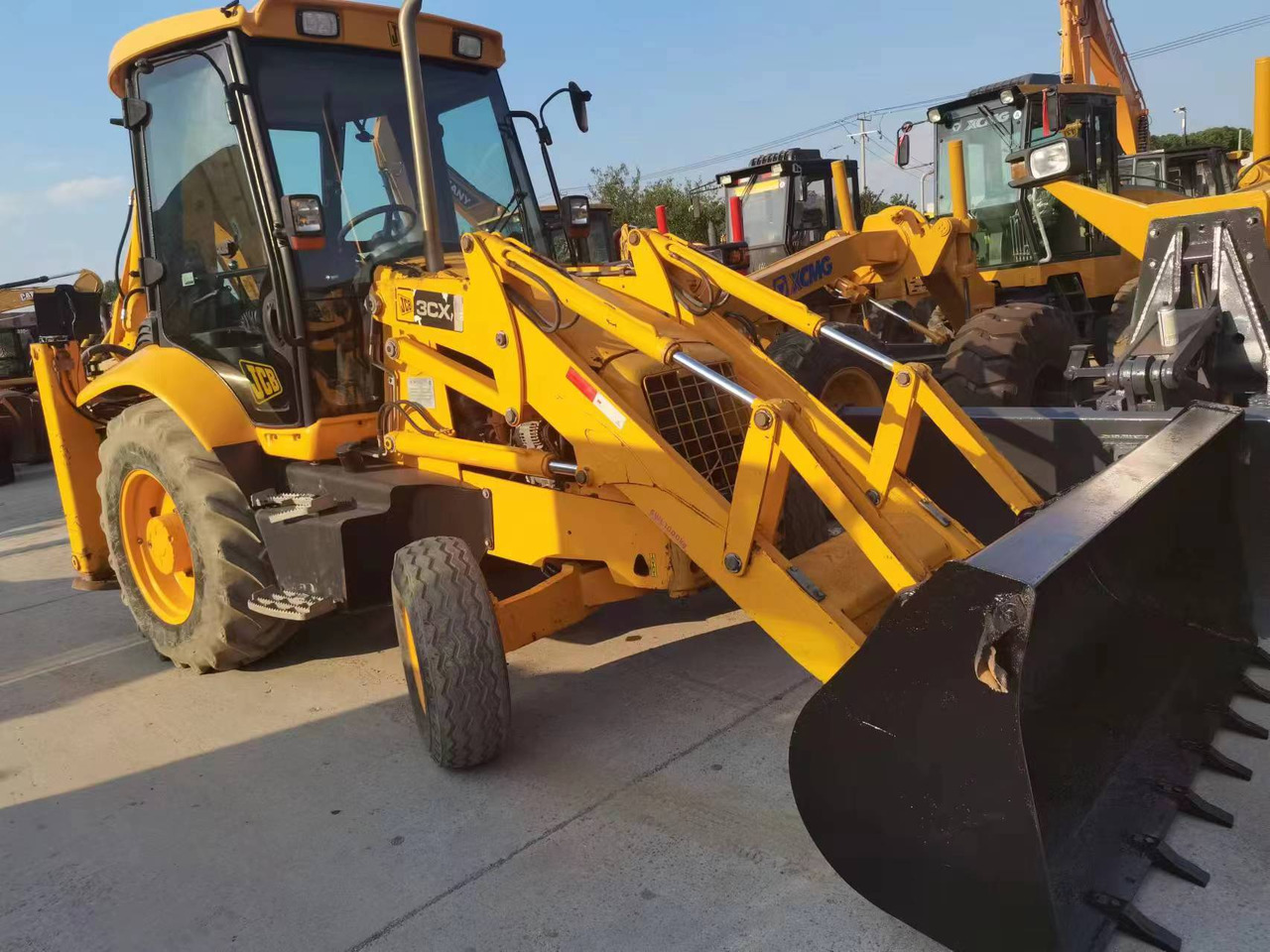 - Backhoe loader: picture 1 - Backhoe loader: picture 1