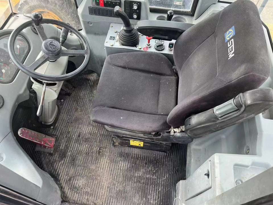 Earthmoving Machinery SEM 655F 655d 656d 656f 5ton Wheel Loader With Competitive Price SEM655D 655D - Wheel loader: picture 3 Earthmoving Machinery SEM 655F 655d 656d 656f 5ton Wheel Loader With Competitive Price SEM655D 655D - Wheel loader: picture 3