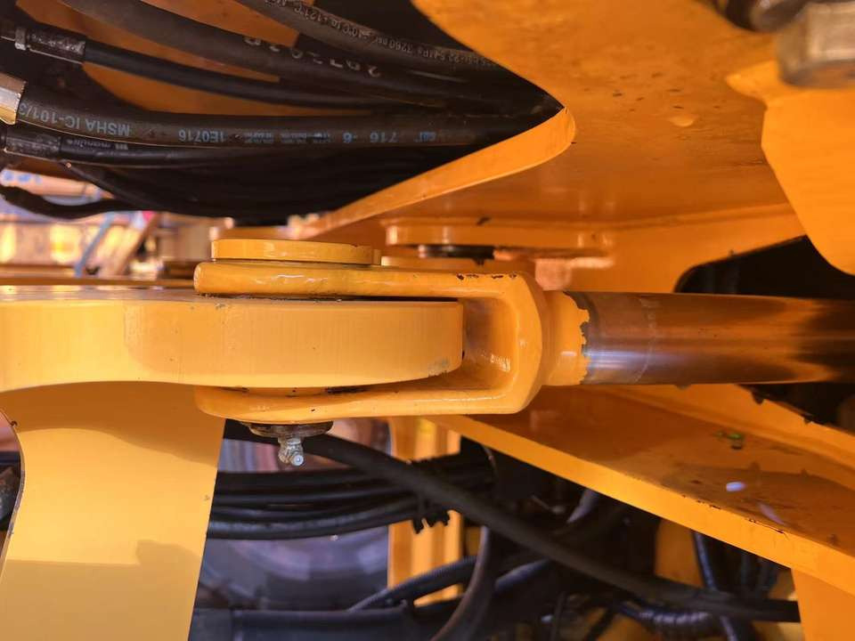 Hot Selling Used Original Sweden Hydraulic Volvo L120GZ Wheel Loader Second Hand Loader Volvo L220G in Good Condition for Sale - Wheel loader: picture 3 Hot Selling Used Original Sweden Hydraulic Volvo L120GZ Wheel Loader Second Hand Loader Volvo L220G in Good Condition for Sale - Wheel loader: picture 3