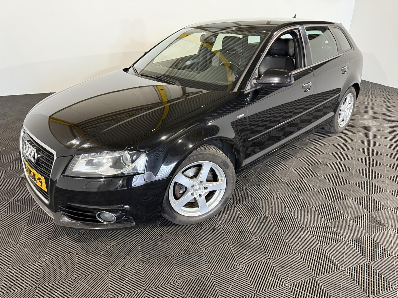 Audi A3 Sportback 1.2 TFSI S Line 35-ZGK-9 - Car: picture 1 Audi A3 Sportback 1.2 TFSI S Line 35-ZGK-9 - Car: picture 1