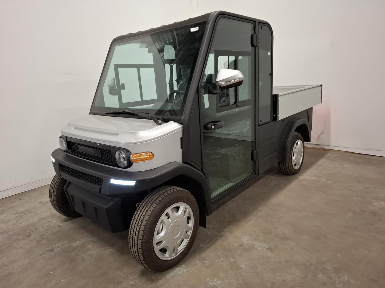 Elvtong Selvo S2. DCH + Kipper Open Cargo Box 1009461 - Electric utility vehicle: picture 1 Elvtong Selvo S2. DCH + Kipper Open Cargo Box 1009461 - Electric utility vehicle: picture 1