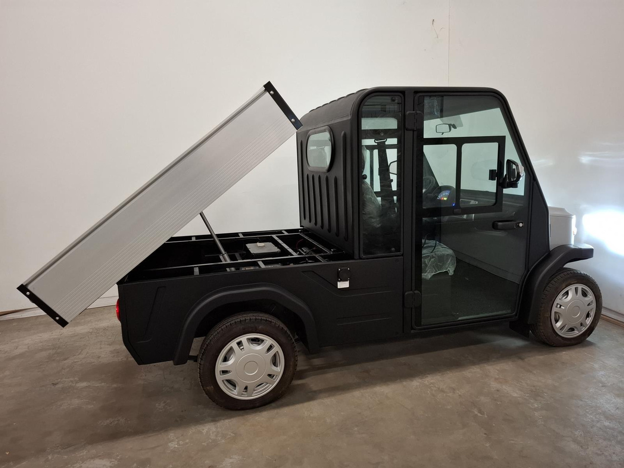 Elvtong Selvo S2. DCH + Kipper Open Cargo Box 1009461 - Electric utility vehicle: picture 4 Elvtong Selvo S2. DCH + Kipper Open Cargo Box 1009461 - Electric utility vehicle: picture 4