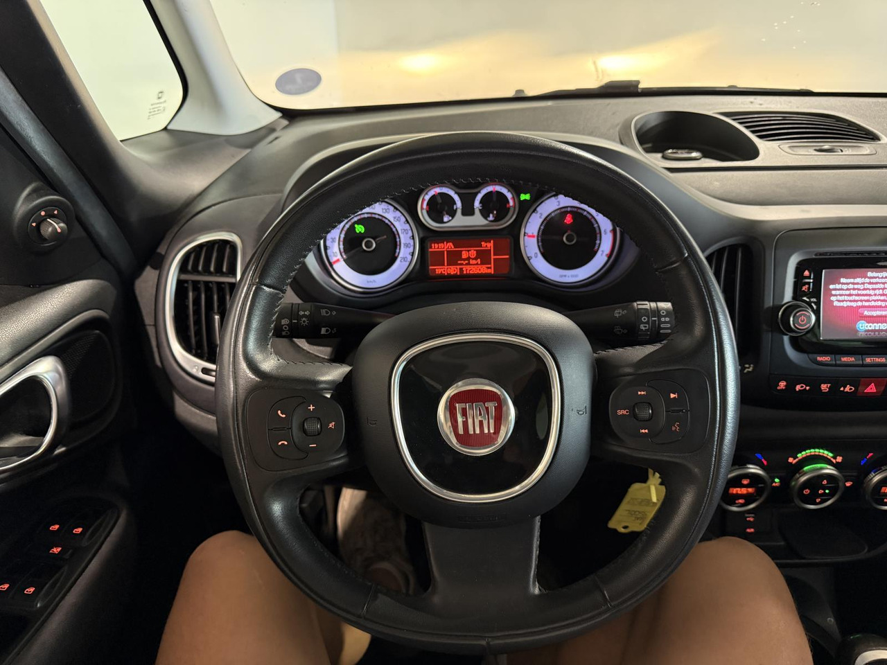 Fiat 500 L Living 0.9 TwinAir Lounge 7p. 9-TGP-37 - Car: picture 3 Fiat 500 L Living 0.9 TwinAir Lounge 7p. 9-TGP-37 - Car: picture 3