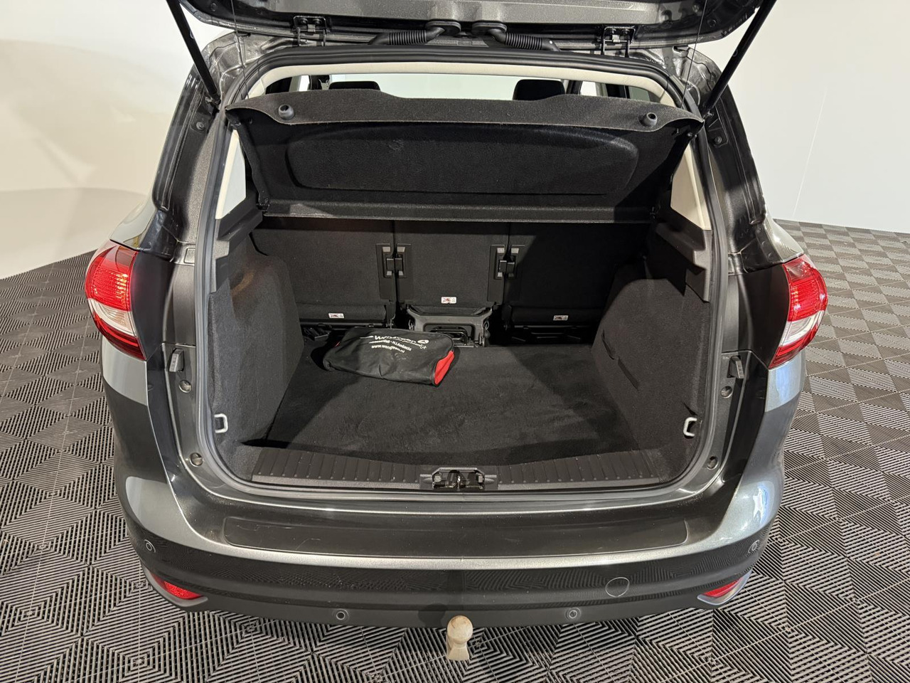 Ford C-Max 1.0 Titanium ZG-548-F 186.382 km - Car: picture 5 Ford C-Max 1.0 Titanium ZG-548-F 186.382 km - Car: picture 5