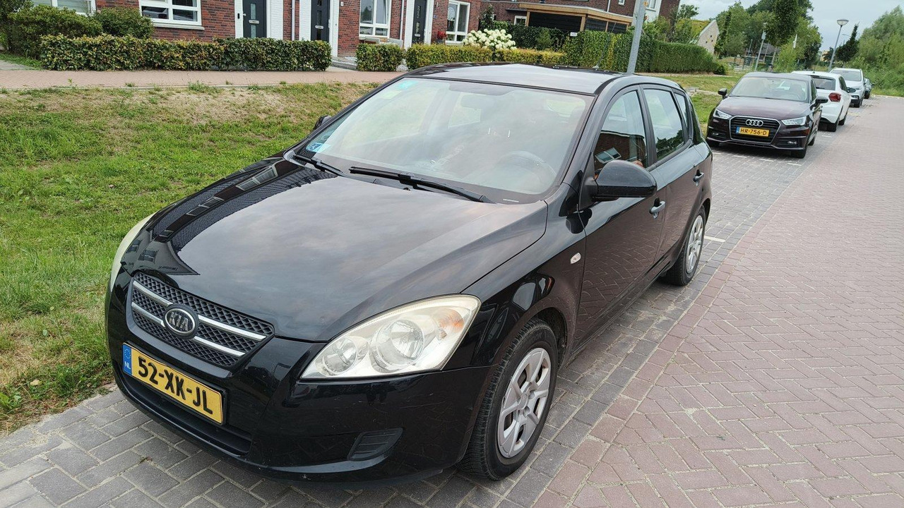 Kia cee'd | 1.6 X-tra | 2007 | 348.934km | 52-XK-JL - Hatchback: picture 1 Kia cee'd | 1.6 X-tra | 2007 | 348.934km | 52-XK-JL - Hatchback: picture 1