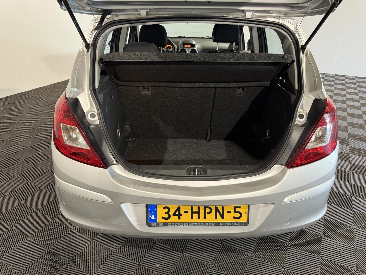 Opel Corsa 1.4-16V Business | 2009 | 196.684 km | 34-HPN-5 - Hatchback: picture 4 Opel Corsa 1.4-16V Business | 2009 | 196.684 km | 34-HPN-5 - Hatchback: picture 4