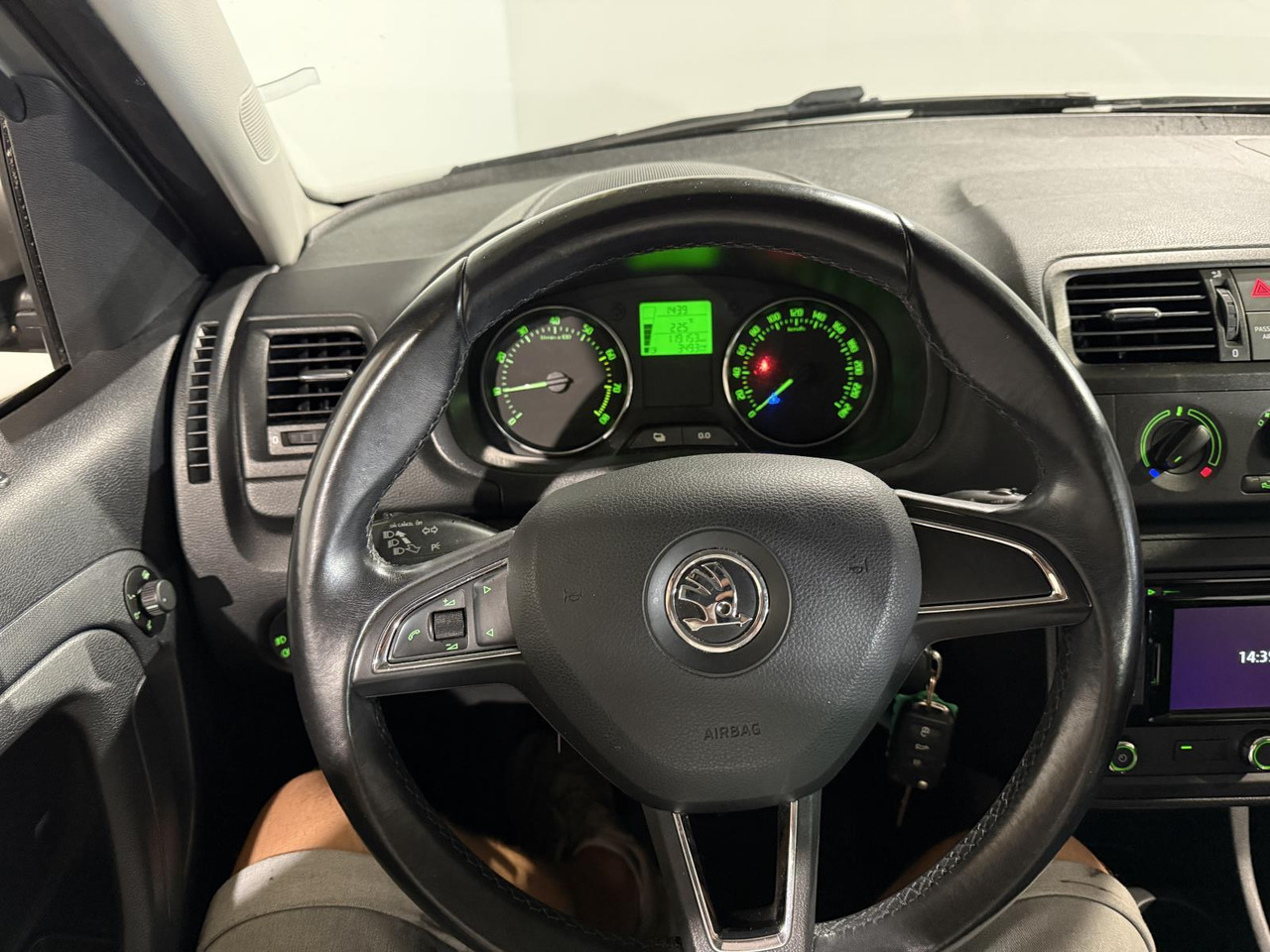 Skoda Roomster 1.2 TSI Drive | 2015 | 119.156 km | 2-XTS-79 - Car: picture 5 Skoda Roomster 1.2 TSI Drive | 2015 | 119.156 km | 2-XTS-79 - Car: picture 5