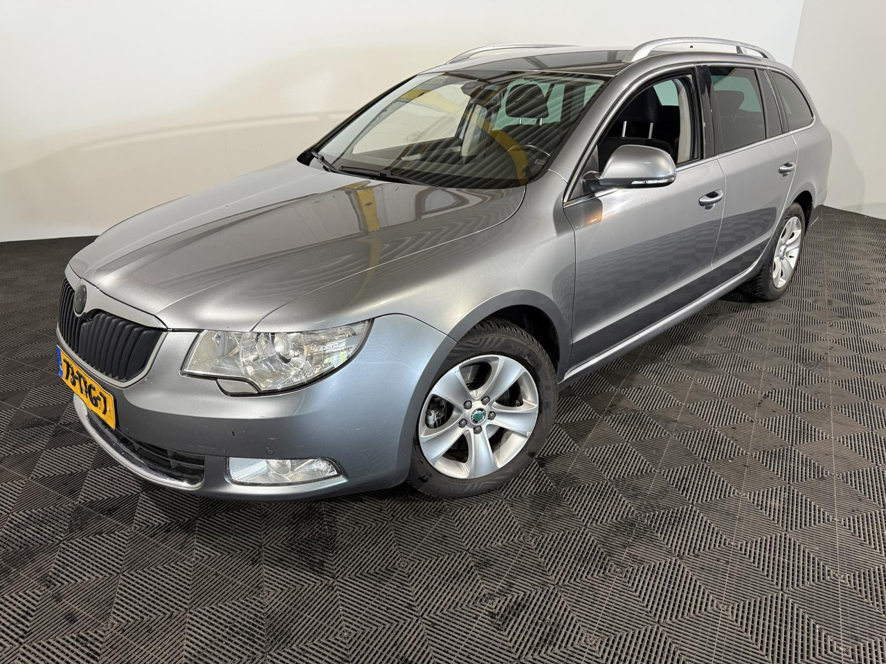 Skoda Superb Combi 1.4 TSI Gr Amb Bus | 2012 | 235.719 km | 73-TFG-7 - Car: picture 1 Skoda Superb Combi 1.4 TSI Gr Amb Bus | 2012 | 235.719 km | 73-TFG-7 - Car: picture 1