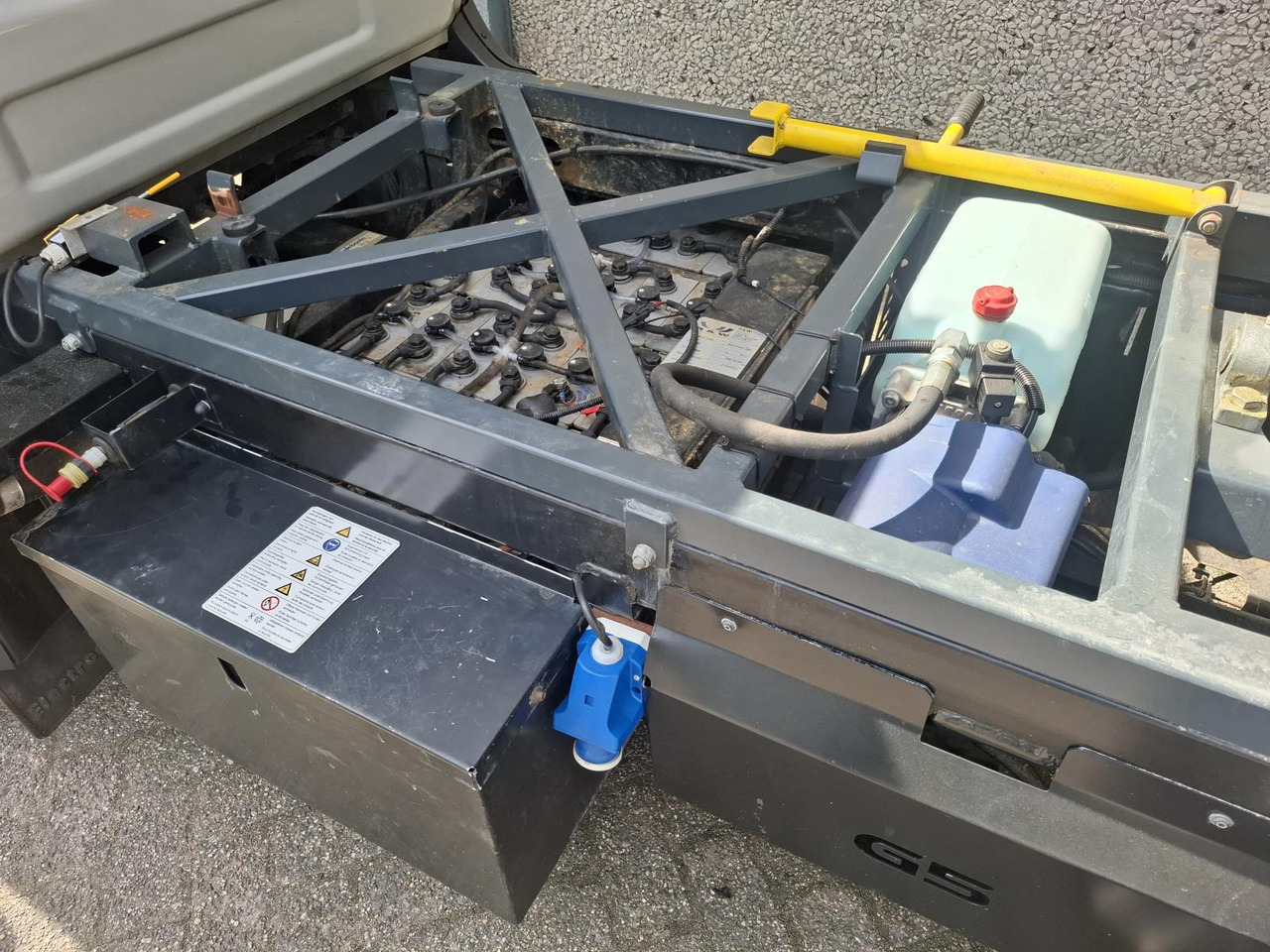 Goupil G5 Elektrische Stratenreinigingsmachine T-92-BSX - Utility/ Special vehicle: picture 2 Goupil G5 Elektrische Stratenreinigingsmachine T-92-BSX - Utility/ Special vehicle: picture 2