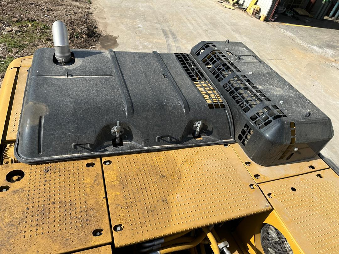 CATPILLAR 330D2L - Crawler excavator: picture 1 CATPILLAR 330D2L - Crawler excavator: picture 1