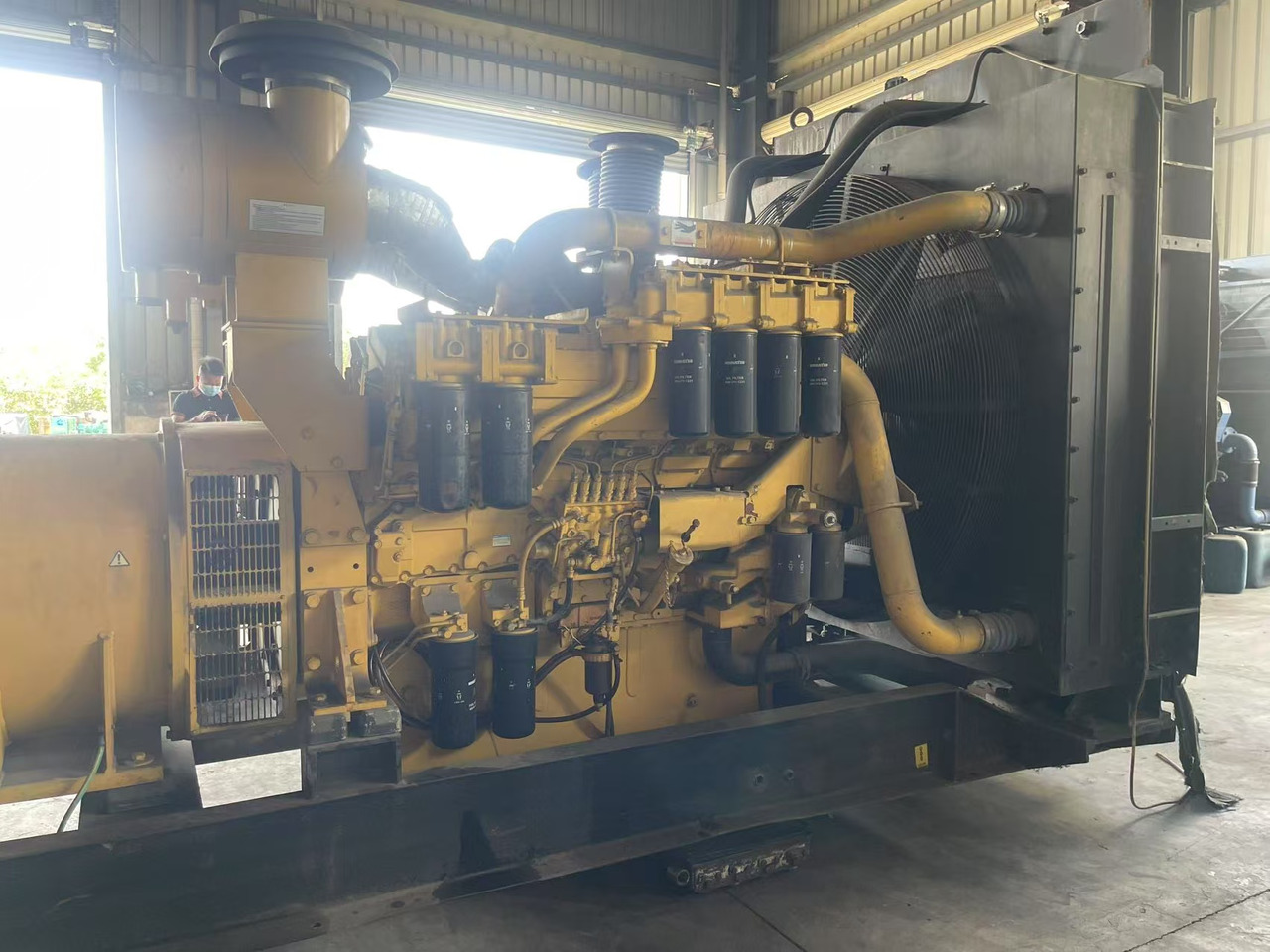 KOMATSU SAA12V140 - Engine: picture 2 KOMATSU SAA12V140 - Engine: picture 2