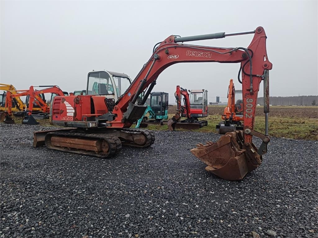 Neuson 8002 RD Kolmella kauhalla - Mini excavator: picture 4 Neuson 8002 RD Kolmella kauhalla - Mini excavator: picture 4