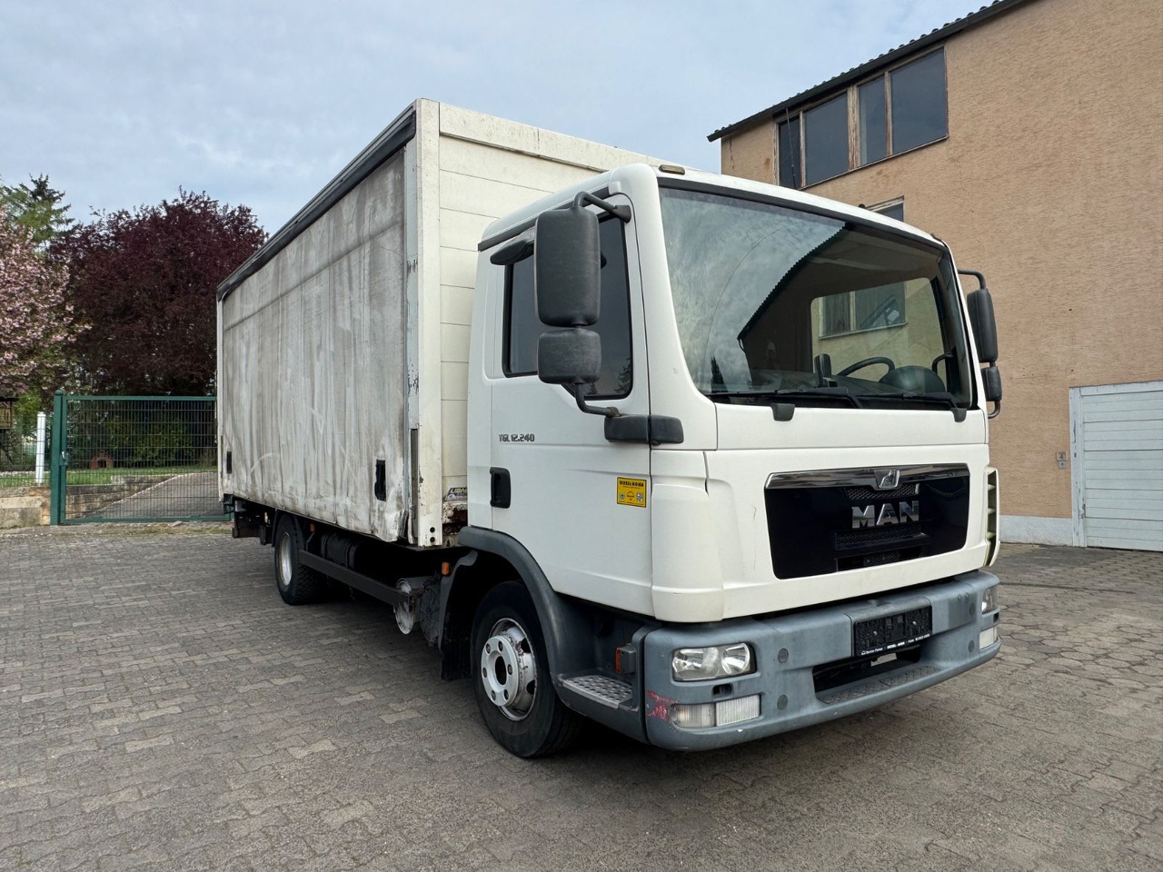 MAN TGL 12.240/KLIMA/STANDHEIZUNG/LBW/2xAHK - Beverage truck: picture 3 MAN TGL 12.240/KLIMA/STANDHEIZUNG/LBW/2xAHK - Beverage truck: picture 3
