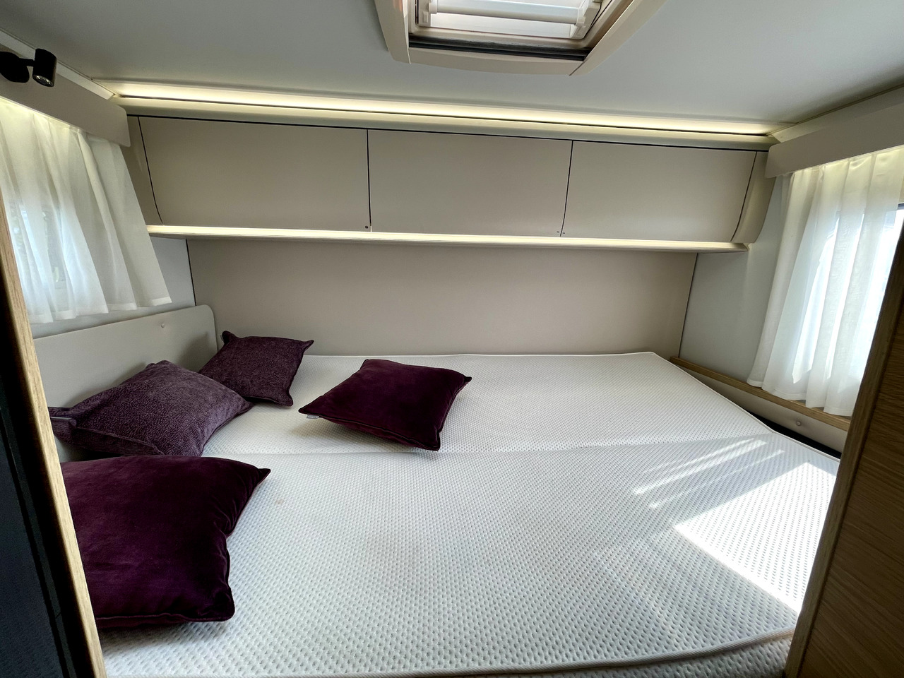 Adria Coral Xl 600 DP - Alcove motorhome: picture 3 Adria Coral Xl 600 DP - Alcove motorhome: picture 3