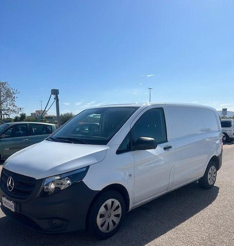 Mercedes-Benz VITO FURGONE 114 Traz Ant - Panel van: picture 4 Mercedes-Benz VITO FURGONE 114 Traz Ant - Panel van: picture 4