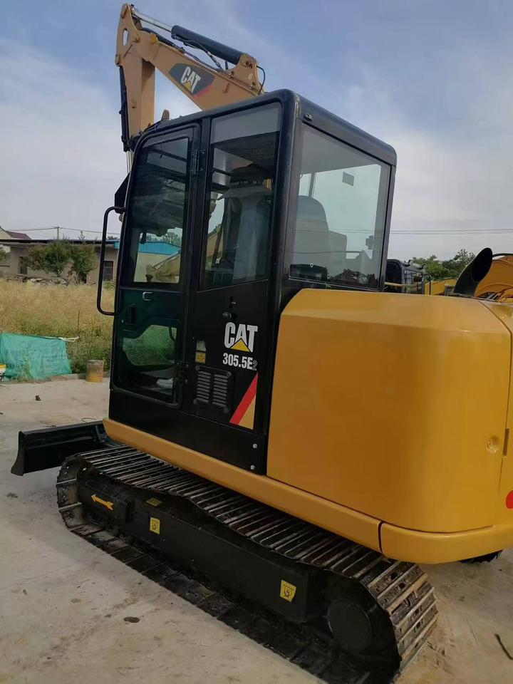 CATERPILLAR 305.5E2 - Mini excavator: picture 1 CATERPILLAR 305.5E2 - Mini excavator: picture 1