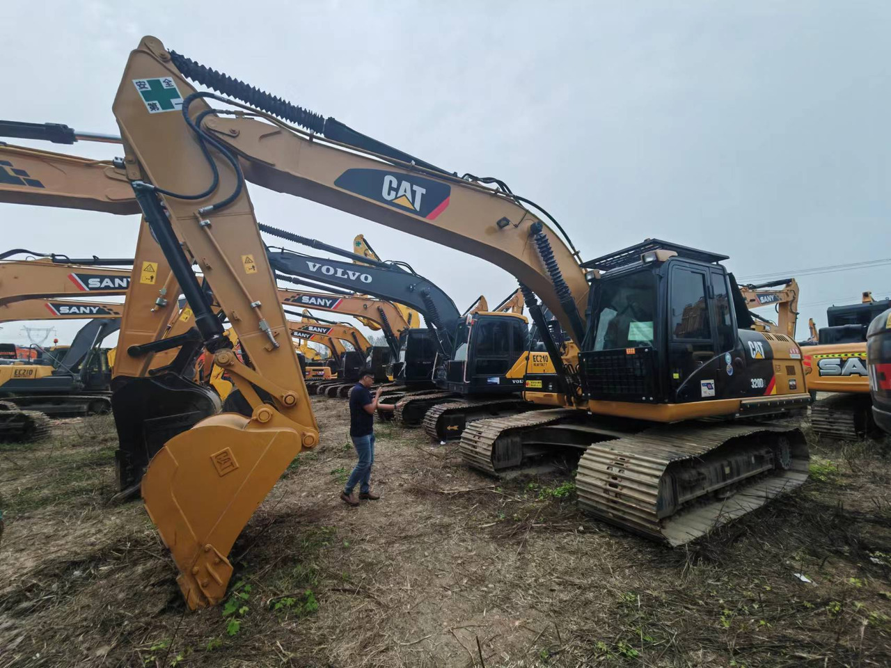 CATERPILLAR 320D2 - Crawler excavator: picture 3 CATERPILLAR 320D2 - Crawler excavator: picture 3