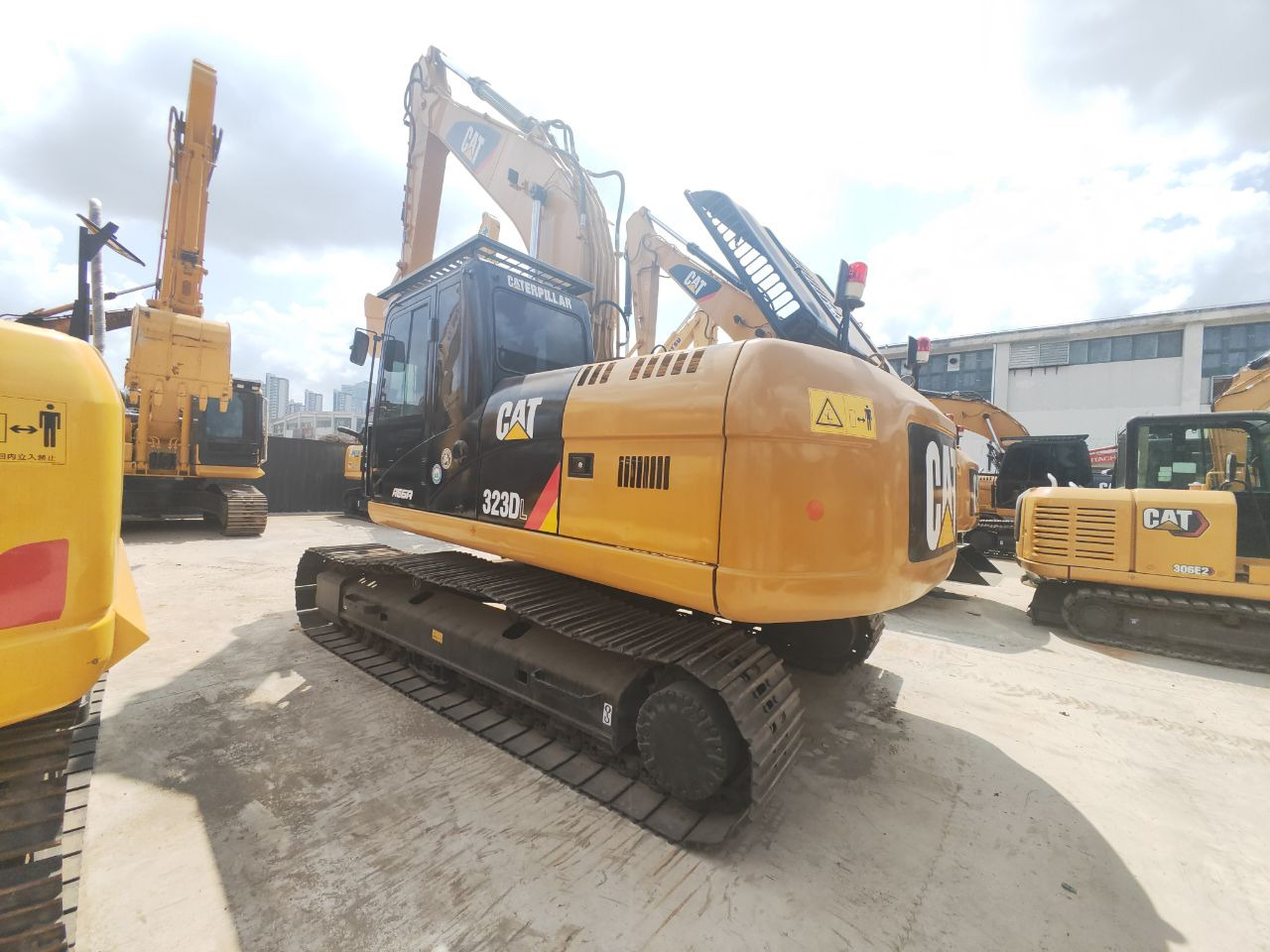 CATERPILLAR 323D - Crawler excavator: picture 5 CATERPILLAR 323D - Crawler excavator: picture 5