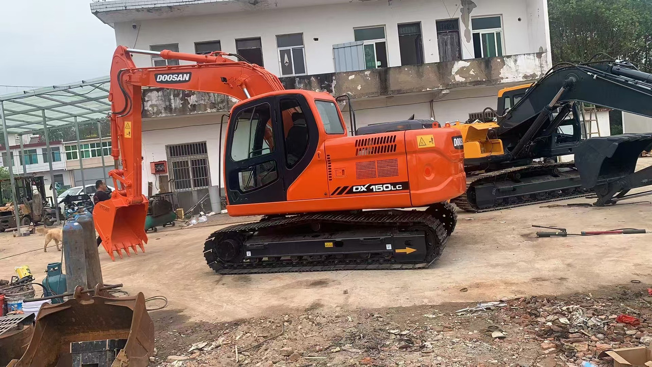 DOOSAN DX150 - Crawler excavator: picture 2 DOOSAN DX150 - Crawler excavator: picture 2