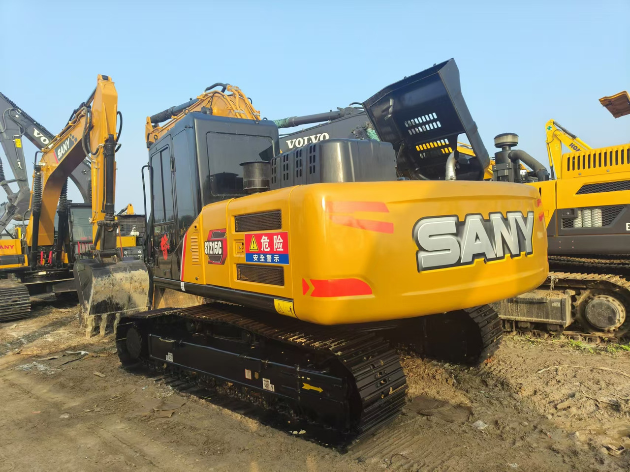 SANY SY215C - Crawler excavator: picture 2 SANY SY215C - Crawler excavator: picture 2