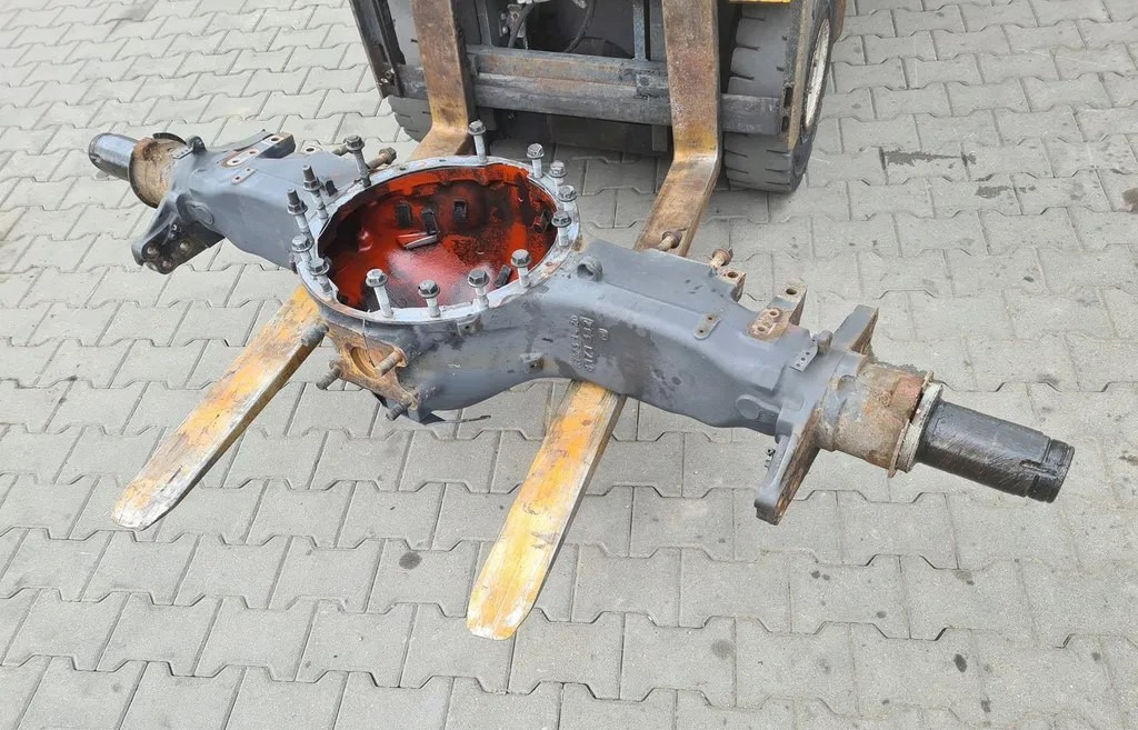 OBUDOWA MOSTU POCHWA MS17X 16 SZPILEK VOLVO FH 4 FM 4 FH 5 FM 5 A9673 1- 2D 8171382 - Transmission: picture 1 OBUDOWA MOSTU POCHWA MS17X 16 SZPILEK VOLVO FH 4 FM 4 FH 5 FM 5 A9673 1- 2D 8171382 - Transmission: picture 1