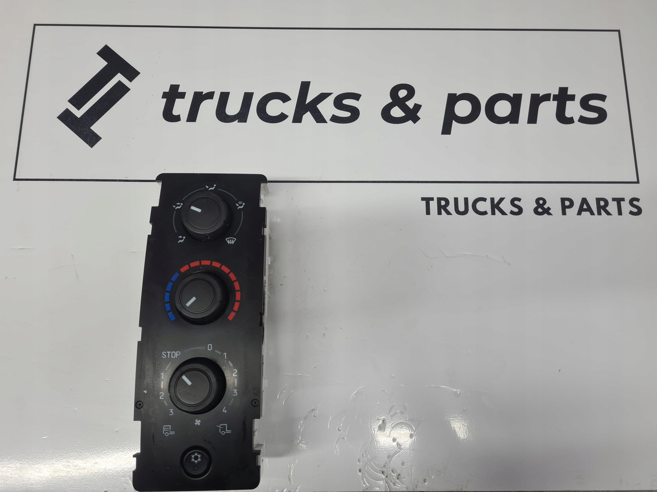 PANEL KLIMATYZACJI NAWIEWU RENAULT DXI LIFT GAMA D WIDE VOLVO FL FE LIFT - Heating/ Ventilation: picture 2 PANEL KLIMATYZACJI NAWIEWU RENAULT DXI LIFT GAMA D WIDE VOLVO FL FE LIFT - Heating/ Ventilation: picture 2