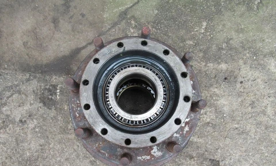 PIASTA KOMPLETNA TYŁ RENAULT MIDLUM DXI VOLVO FL 19.5 - Hub for Truck: picture 1 PIASTA KOMPLETNA TYŁ RENAULT MIDLUM DXI VOLVO FL 19.5 - Hub for Truck: picture 1