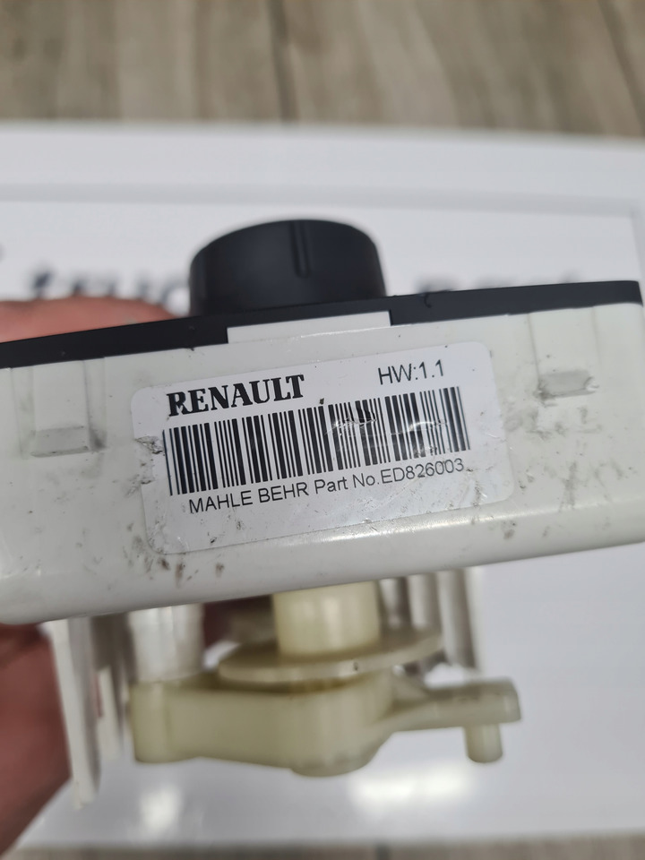 RENAULT PANEL KLIMATYZACJI NAWIEWU RENAULT DXI LIFT GAMA D WIDE VOLVO FL FE LIFT - Heating/ Ventilation for Truck: picture 4 RENAULT PANEL KLIMATYZACJI NAWIEWU RENAULT DXI LIFT GAMA D WIDE VOLVO FL FE LIFT - Heating/ Ventilation for Truck: picture 4