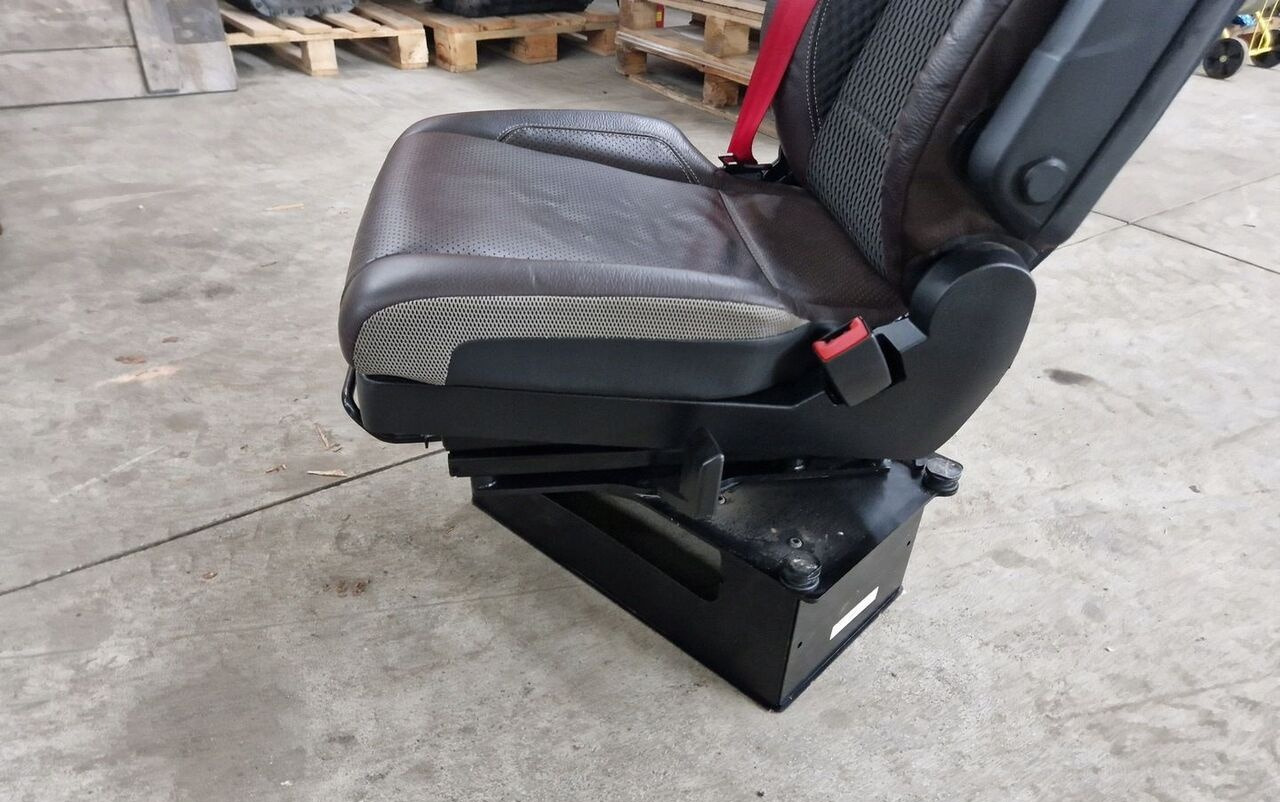 Renault FOTEL SIEDZENIE PASAŻERA RENAULT RANGE GAMA T C K OBROTOWY OBRAC - Seat for Truck: picture 3 Renault FOTEL SIEDZENIE PASAŻERA RENAULT RANGE GAMA T C K OBROTOWY OBRAC - Seat for Truck: picture 3