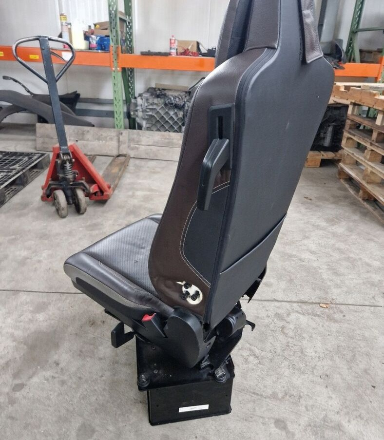Renault FOTEL SIEDZENIE PASAŻERA RENAULT RANGE GAMA T C K OBROTOWY OBRAC - Seat for Truck: picture 4 Renault FOTEL SIEDZENIE PASAŻERA RENAULT RANGE GAMA T C K OBROTOWY OBRAC - Seat for Truck: picture 4