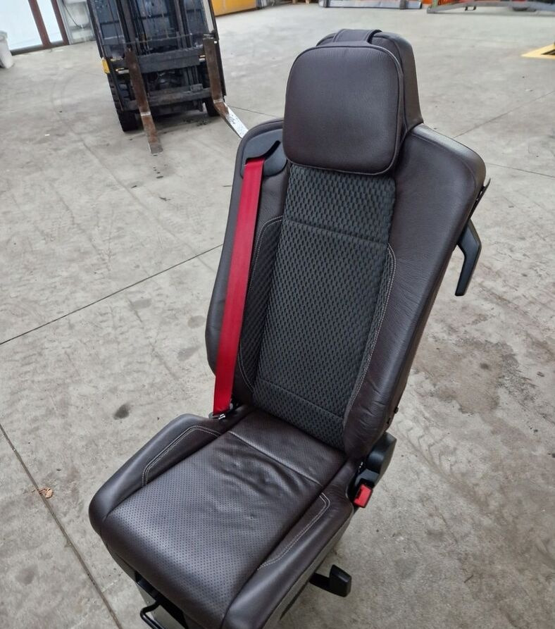 Renault FOTEL SIEDZENIE PASAŻERA RENAULT RANGE GAMA T C K OBROTOWY OBRAC - Seat for Truck: picture 1 Renault FOTEL SIEDZENIE PASAŻERA RENAULT RANGE GAMA T C K OBROTOWY OBRAC - Seat for Truck: picture 1